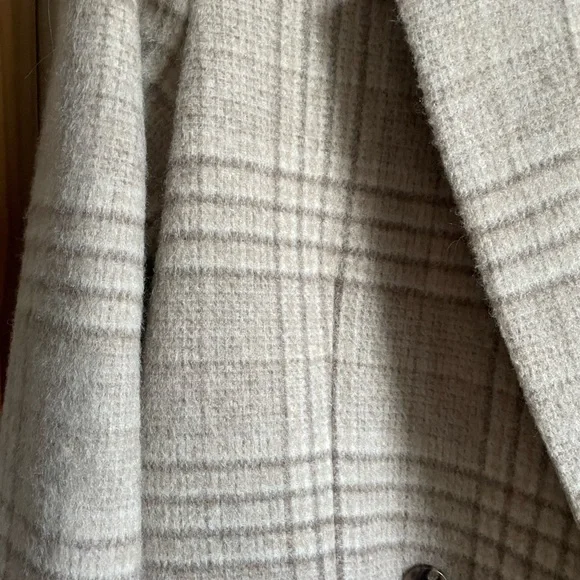 Reformation Plaid Tan Coat - Picture 10 of 14